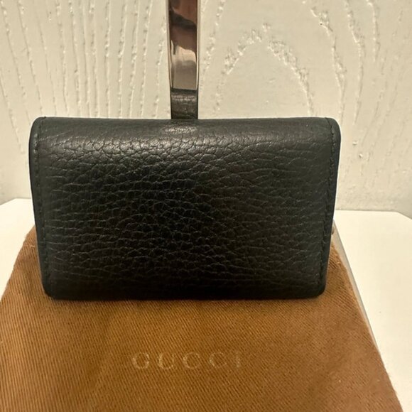 Gucci - Picture 2 of 4